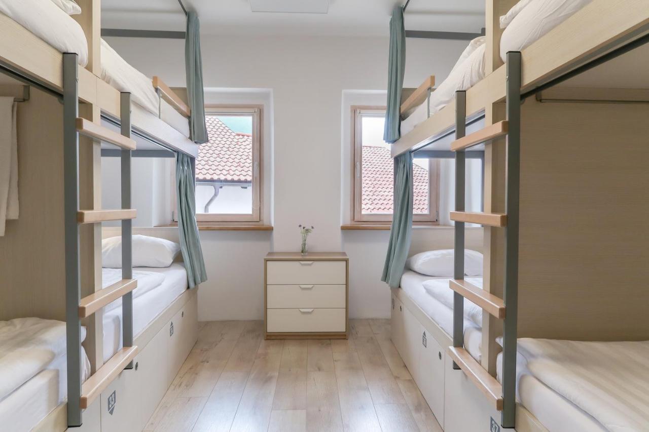 Premium Hostel Кобарид Екстериор снимка