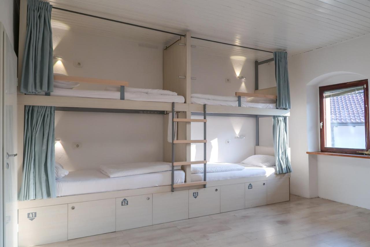 Premium Hostel Кобарид Екстериор снимка