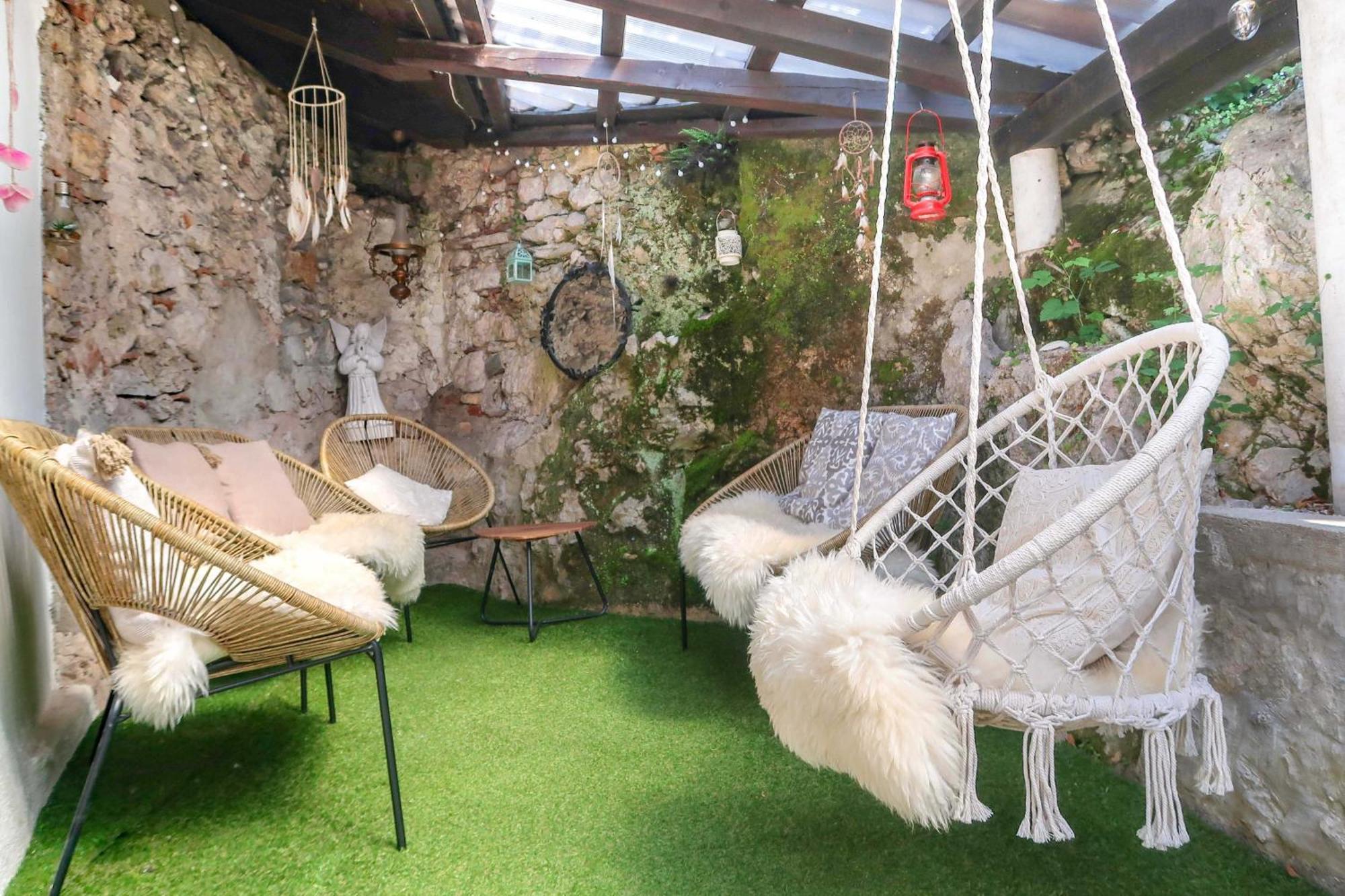 Premium Hostel Кобарид Екстериор снимка